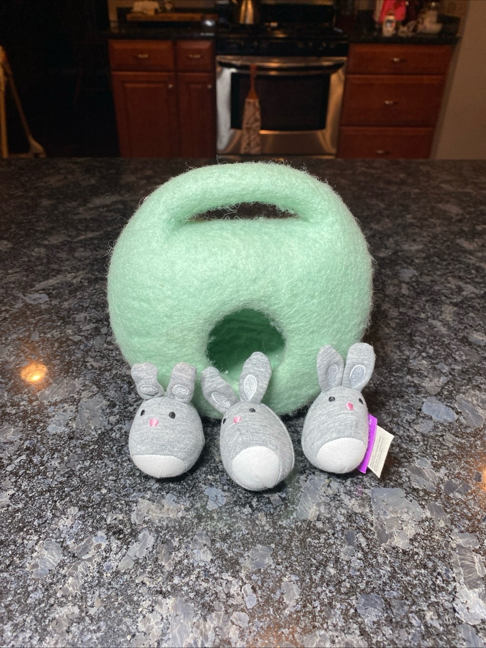 Lovevery 3 Bunnies In A Felt Burrow Babbler Kit Toddler Toy Montessori Baby Play